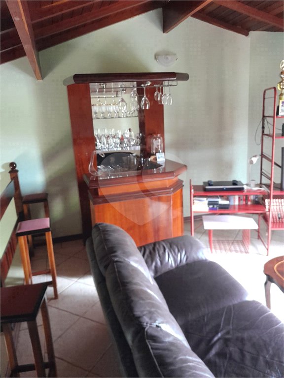 Chácara à venda com 4 quartos, sendo 1 suíte,  em Vila Dom Pedro, Atibaia, SP