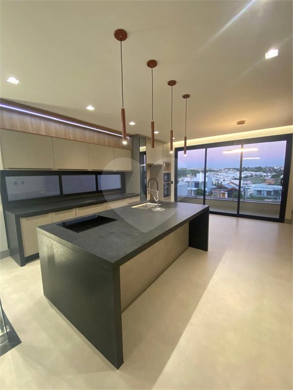 Casa à venda com 3 suítes no condomínio Glarus, Campinas - SP