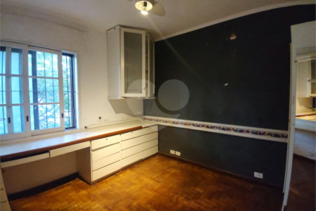 Sobrado à venda com 5 quartos, sendo 3 suítes, em Cidade Monções, São Paulo, SP