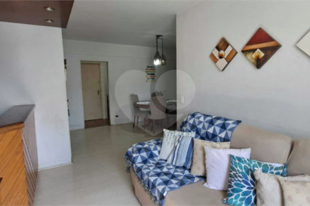 Apartamento à venda com 3 quartos, sendo 1 suíte, em Vila Uberabinha, São Paulo, SP