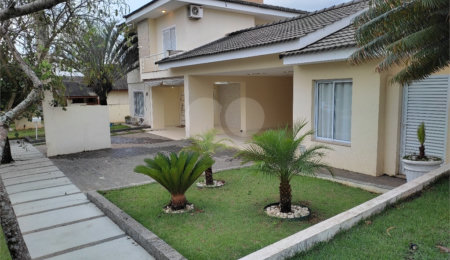 Casa à venda com 3 quartos, sendo 1 suíte,  no condomínio Lago da Serra, Araçoiaba da Serra - SP