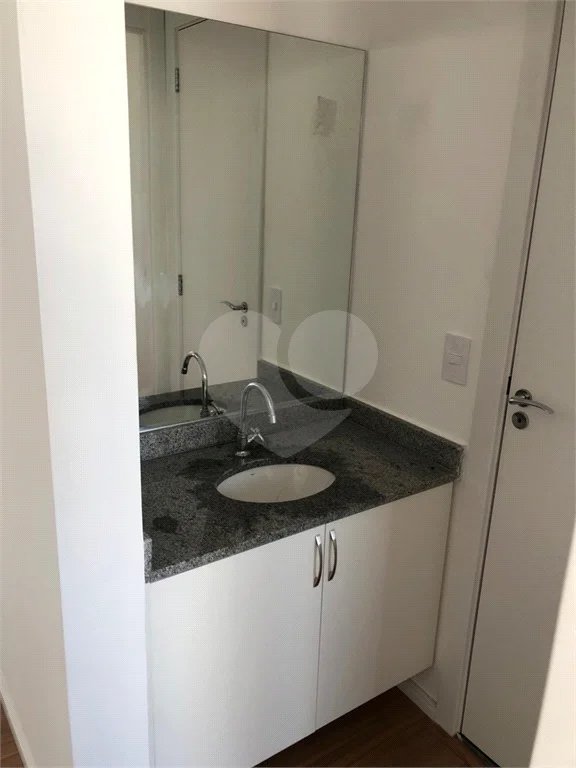 Apartamento com 1 Quarto e 1 banheiro à Venda, 30 m².