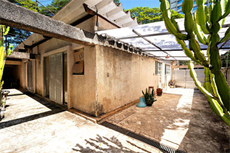 Casa Térrea à venda ou para alugar com 4 suítes em Alto da Boa Vista, São Paulo, SP