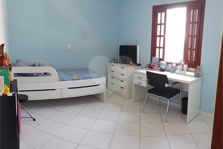 Sobrado à venda com 3 quartos, sendo 1 suíte, em Jardim Regina, São Paulo, SP