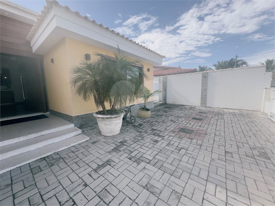 Casa em condomínio à venda com 4 quartos, sendo 2 suítes,  em Caravelas, Armação dos Búzios, RJ