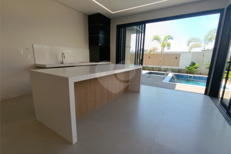 Casa à venda com 3 suítes no condomínio Villa Sapezal, Indaiatuba - SP