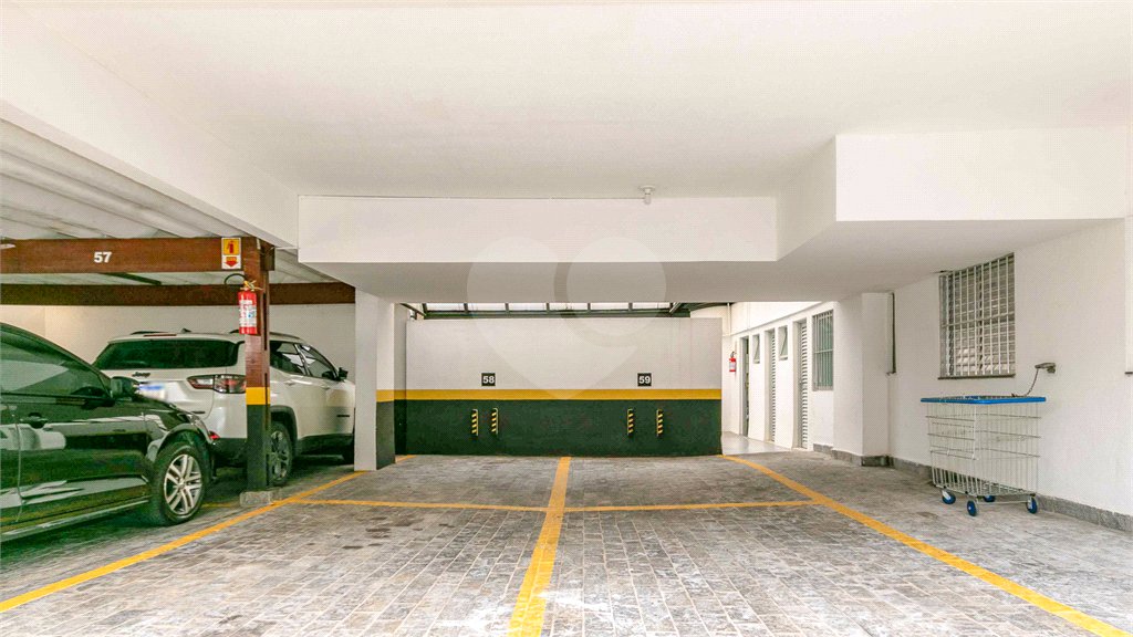 Apartamento à venda com 3 quartos, sendo 2 suítes,  em Pinheiros, São Paulo, SP