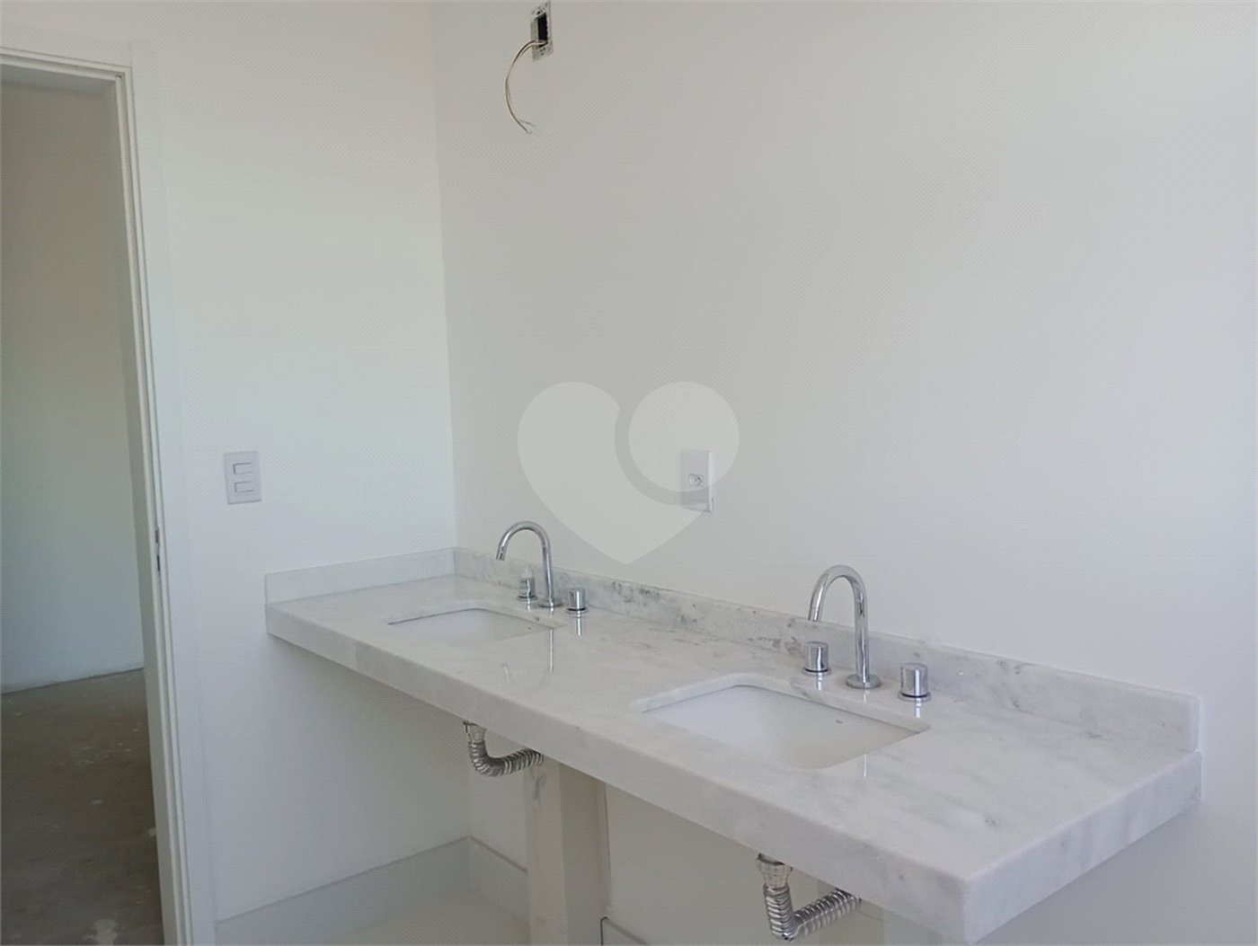 Apartamento à venda com 3 quartos, sendo 2 suítes, no Centro, Itapetininga, SP