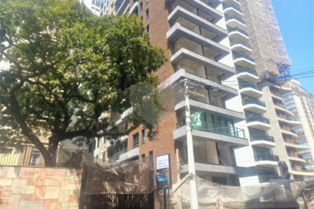 Casa à venda com 1 suíte em Cerqueira César, São Paulo, SP