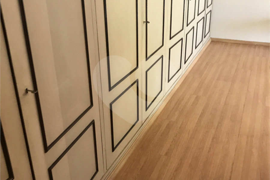 Sobrado à venda com 5 quartos, sendo 1 suíte, em Santana, São Paulo, SP