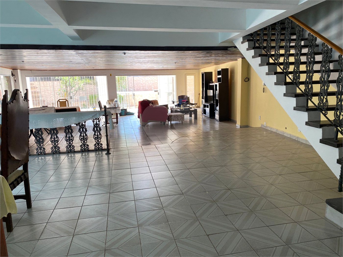 Sobrado à venda com 4 quartos, sendo 2 suítes, em Paraisópolis, São Paulo, SP