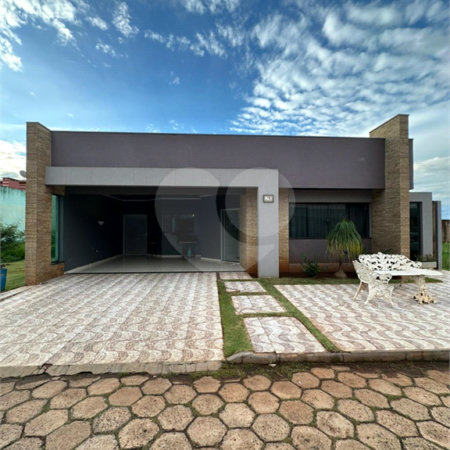Casa à venda com 3 quartos, sendo 1 suíte,  no Centro, Ponta Porã, MS