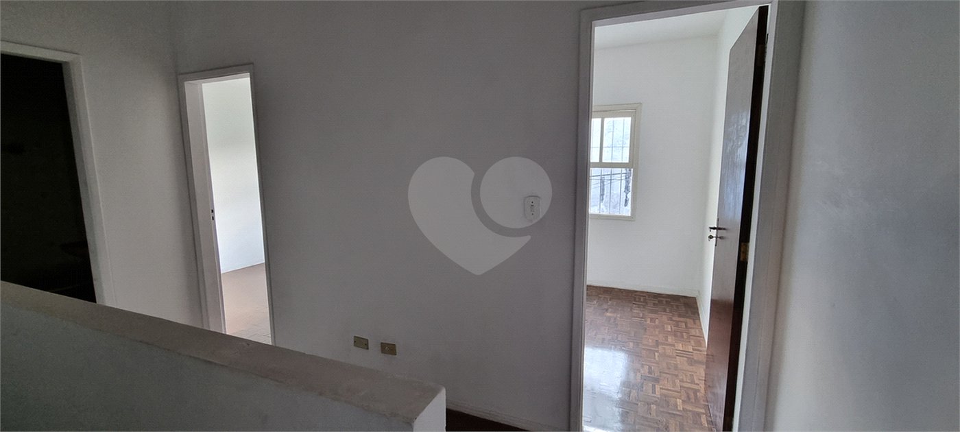 Casa à venda com 3 quartos, sendo 1 suíte,  em Jardim Rosa Maria, São Paulo, SP