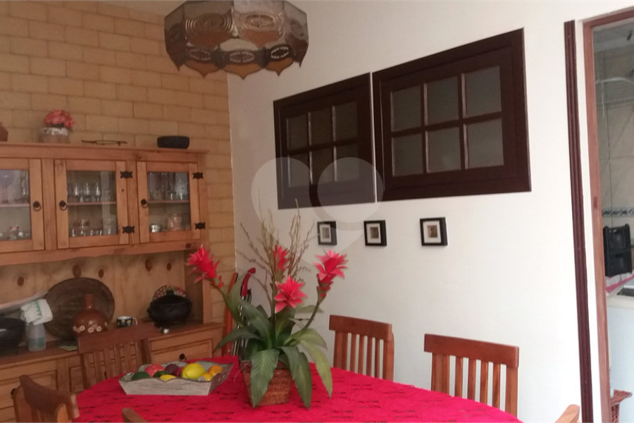 Sobrado à venda com 3 quartos, sendo 1 suíte, em Tremembé, São Paulo, SP