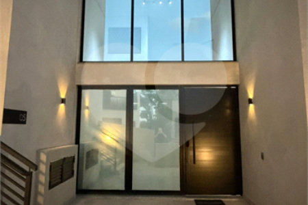 Casa à venda com 2 suítes no condomínio Gran Loft, Cotia - SP