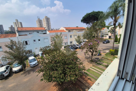 Casa à venda com 3 quartos, sendo 2 suítes, no condomínio Quintas Marajoara, São Paulo - SP