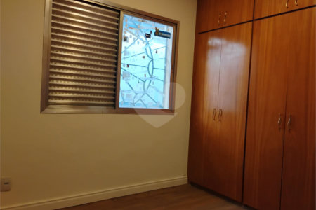 Sobrado à venda com 3 quartos, sendo 1 suíte, em Vila Paulista, São Paulo, SP