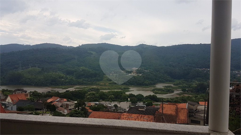 Casa à venda com 5 quartos, sendo 3 suítes,  em Serra da Cantareira, Mairiporã, SP