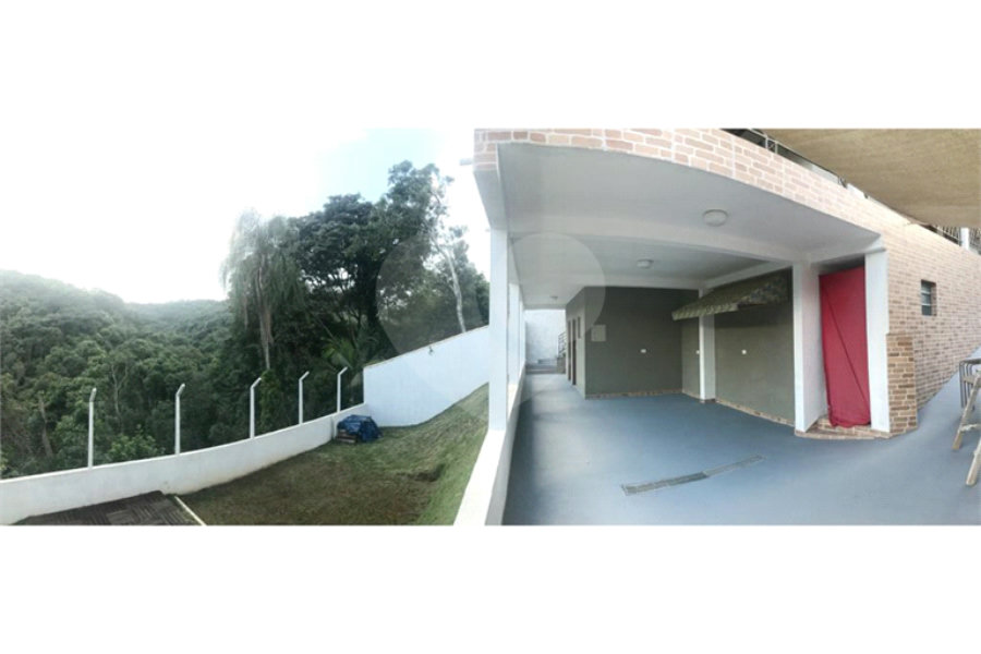 Casa à venda com 3 quartos, sendo 1 suíte, no condomínio Alpes de Mairiporã, Mairiporã - SP