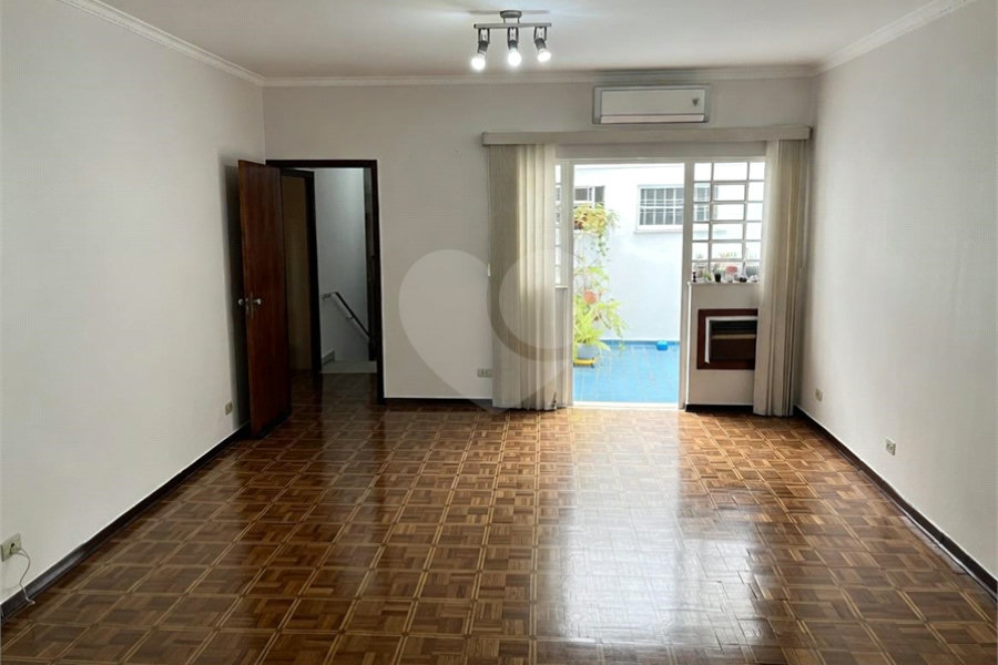 Sobrado à venda ou para alugar com 3 quartos, sendo 2 suítes, em Santana, São Paulo, SP