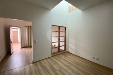 Casa à venda com 3 quartos, sendo 1 suíte,  em Jardim Jamaica, Ponta Porã, MS