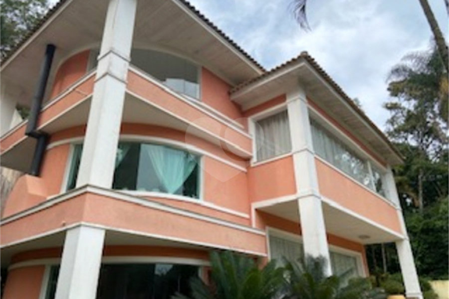 Casa à venda com 4 suítes no condomínio Parque Imperial da Cantareira, Mairiporã - SP