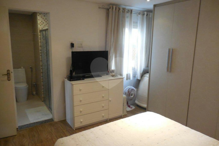 Casa à venda com 3 quartos, sendo 1 suíte, no condomínio Residencial Morada do Horto, São Paulo - SP