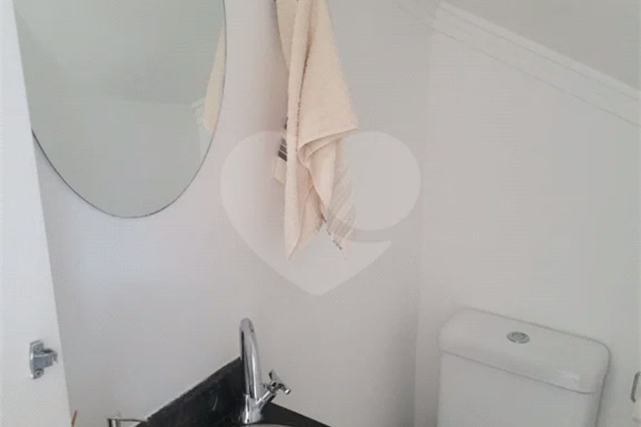 Casa à venda com 3 quartos, sendo 1 suíte, no condomínio Residencial Isabel, São Paulo - SP