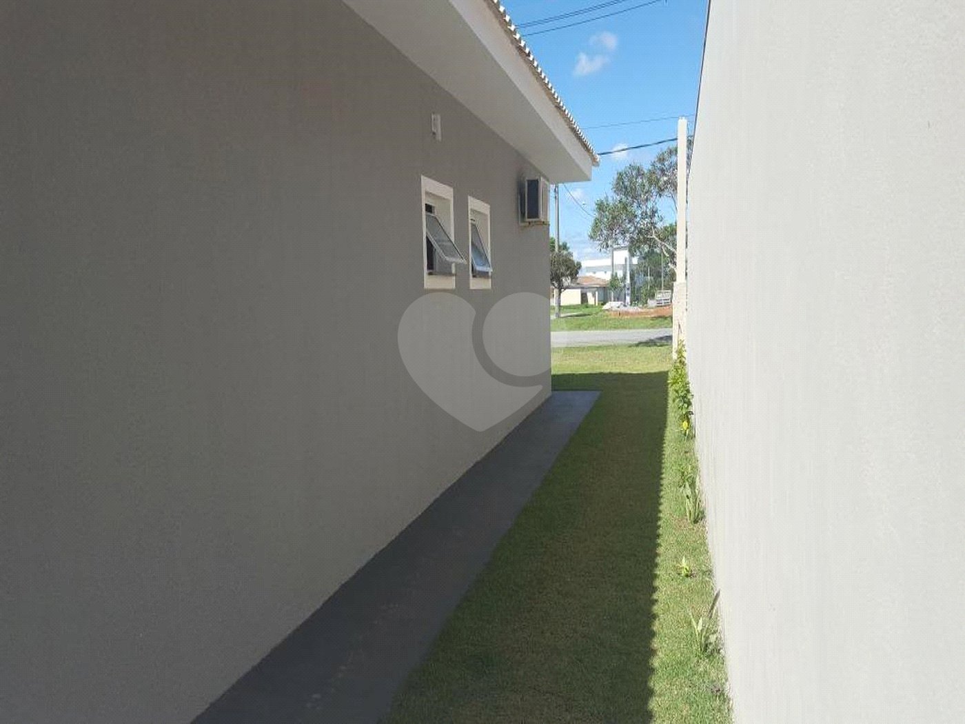 Casa à venda com 4 quartos, sendo 2 suítes, no condomínio Village Ipanema, Araçoiaba da Serra - SP