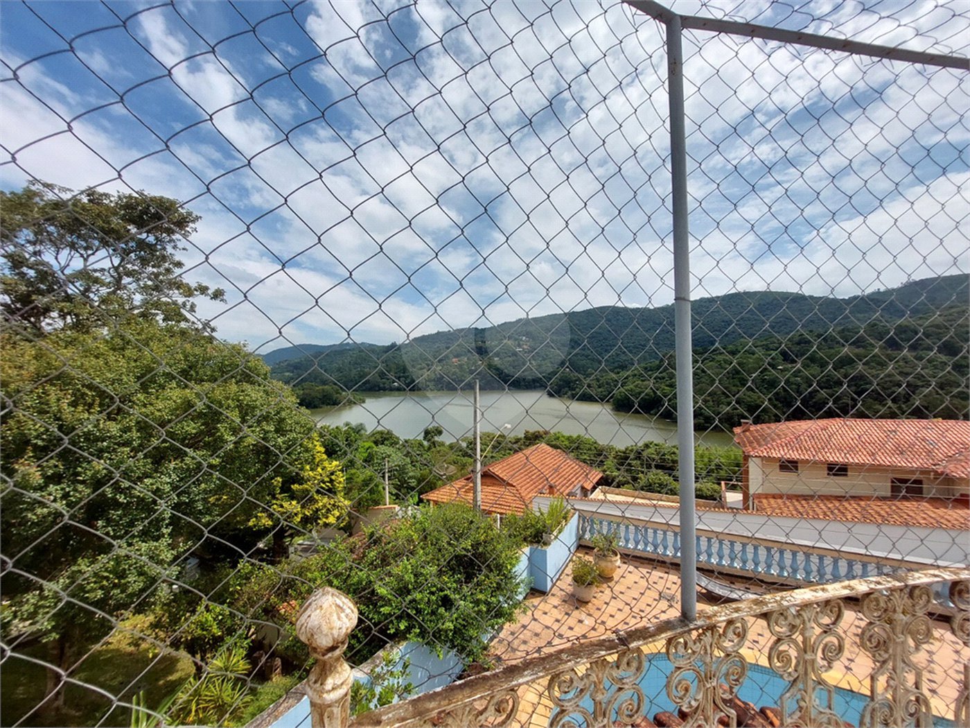 Casa à venda ou para alugar com 4 quartos, sendo 2 suítes,  em Rancho Grande, Mairiporã, SP