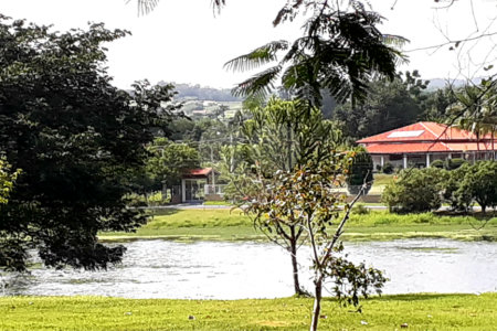 Casa à venda com 4 quartos, sendo 1 suíte, no condomínio Residencial Vale das Laranjeiras, Indaiatuba - SP