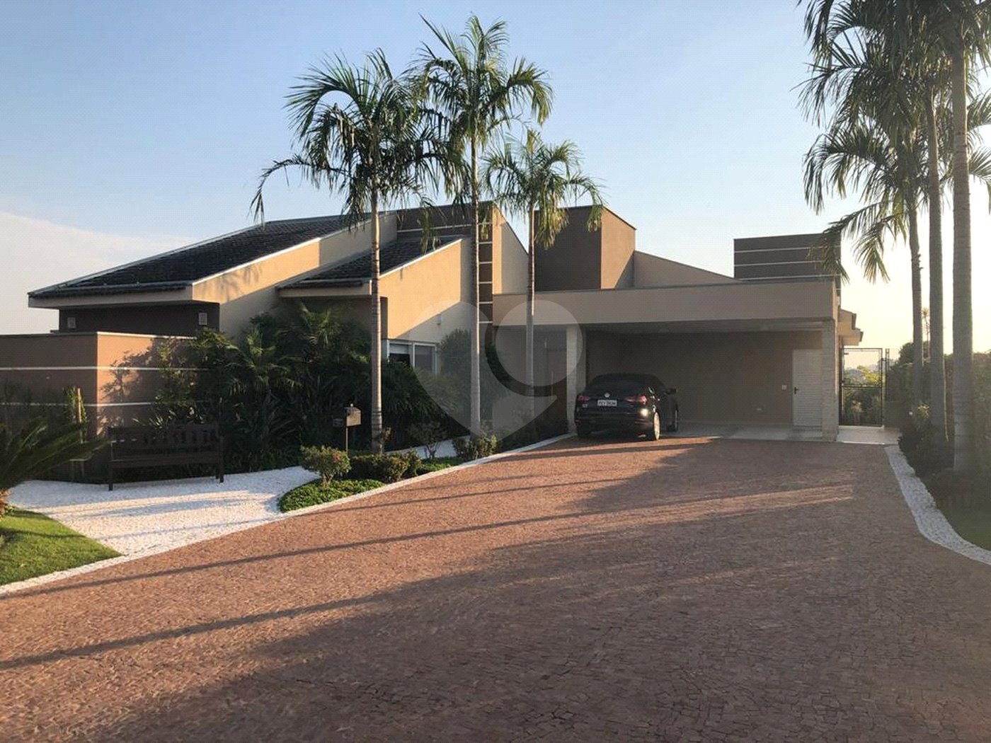Casa à venda com 5 suítes no condomínio Terras de Mont Serrat, Salto - SP