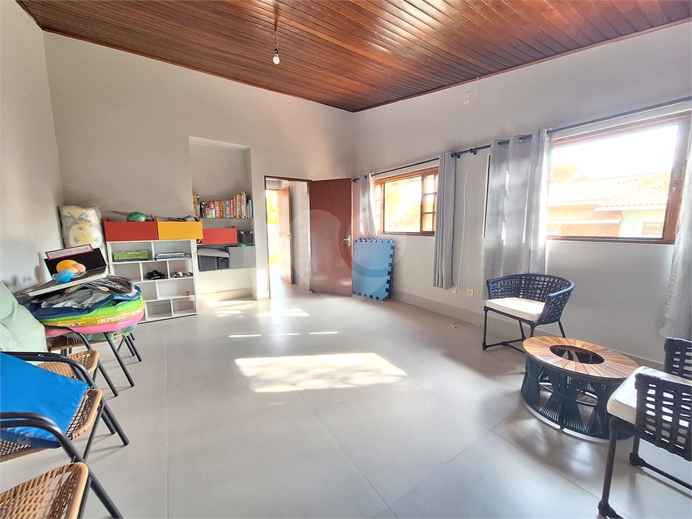 Casa para alugar com 3 quartos, sendo 1 suíte,  no condomínio Estância Marambaia, Vinhedo - SP