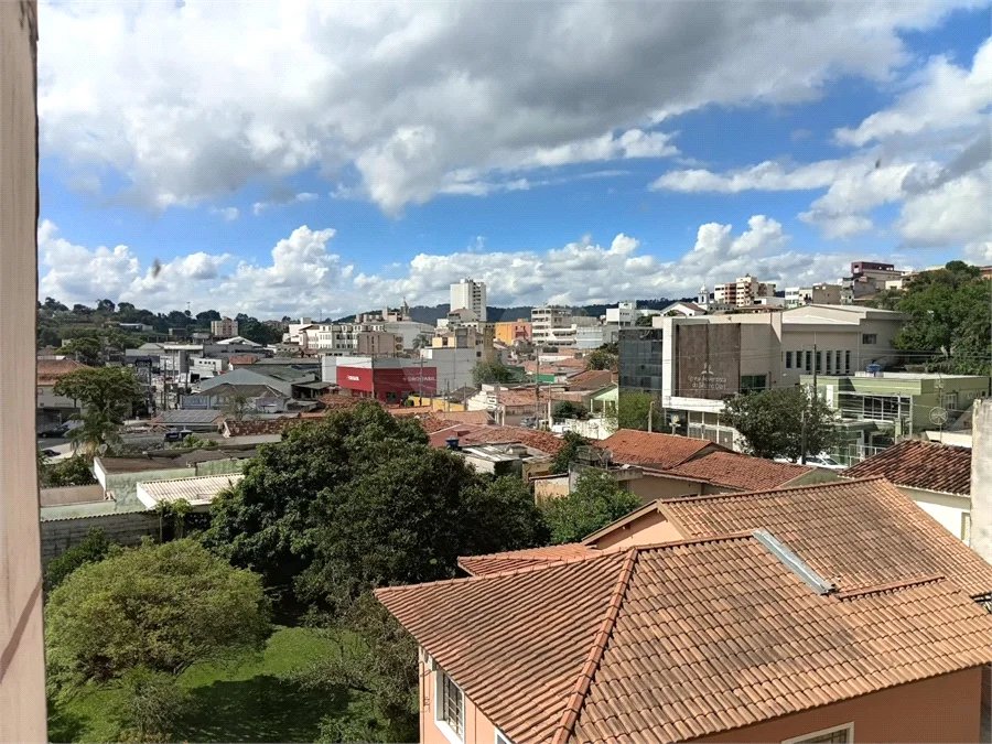 Apartamento à venda ou para alugar com 2 quartos, sendo 1 suíte,  no Centro, São Roque, SP