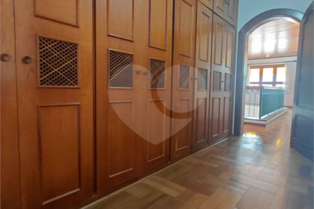 Casa à venda com 4 suítes no condomínio Ville Bourghese, São Paulo - SP
