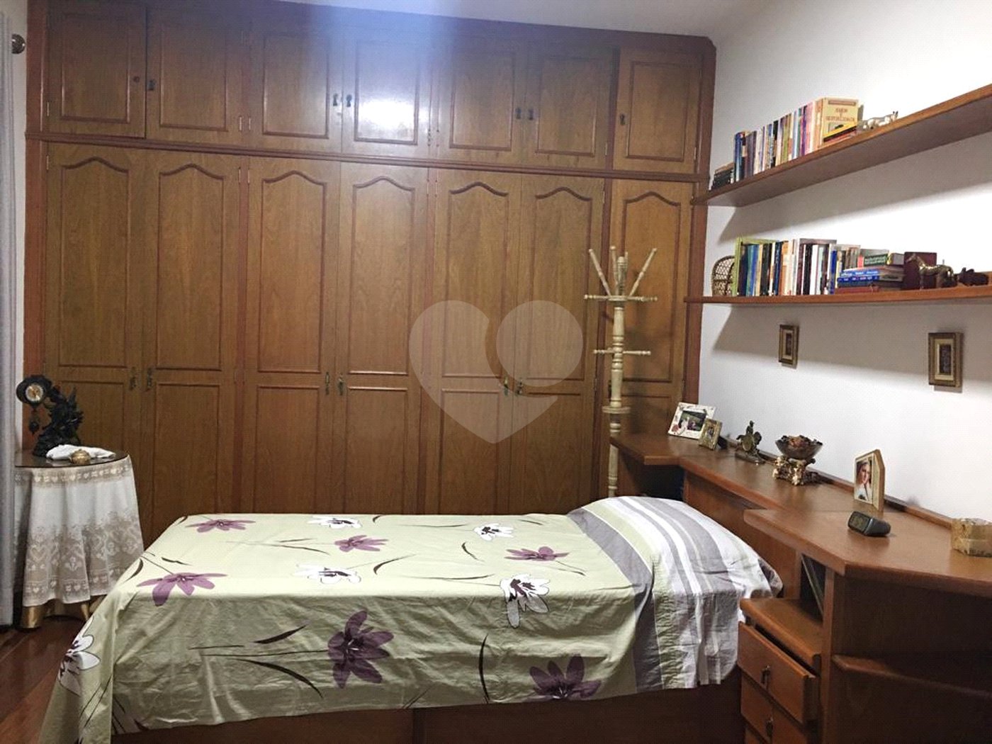 Casa à venda com 5 quartos, sendo 4 suítes,  em Vila Tramontano, São Paulo, SP