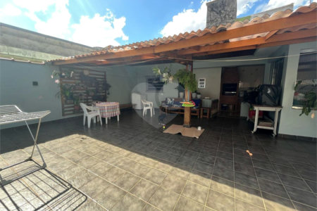 Casa à venda com 3 quartos, sendo 1 suíte,  em Jardim Casablanca, São Paulo, SP
