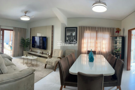 Casa à venda com 3 quartos, sendo 1 suíte,  em Retiro das Fontes, Atibaia, SP