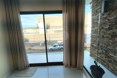 Casa à venda com 3 quartos, sendo 2 suítes,  em Vila Carolina, Itapetininga, SP