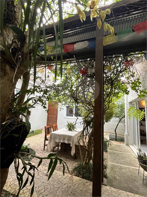 Sobrado à venda com 5 quartos, sendo 2 suítes, em Alto da Boa Vista, São Paulo, SP