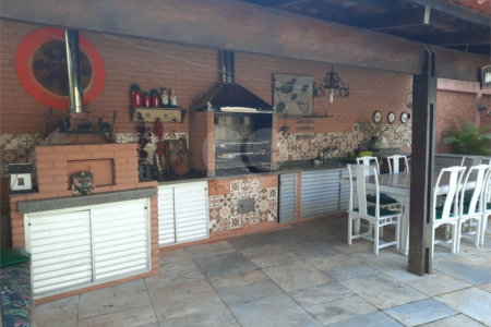 Sobrado à venda com 5 quartos, sendo 3 suítes, em Jardim Marajoara, São Paulo, SP