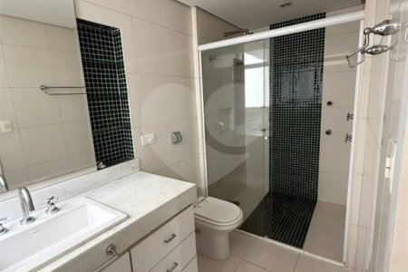 Triplex à venda ou para alugar com 3 suítes em Vila Suzana, São Paulo, SP