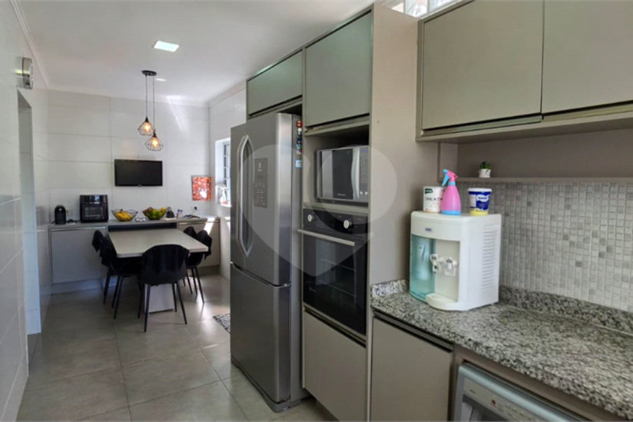 Casa Térrea à venda ou para alugar com 8 quartos, sendo 4 suítes, em Vila Pereira Barreto, São Paulo, SP