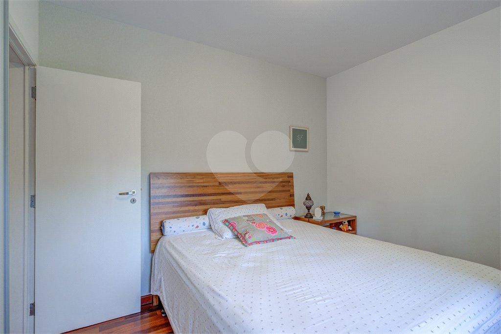 Apartamento à venda com 4 quartos, sendo 1 suíte, em Alto da Boa Vista, São Paulo, SP