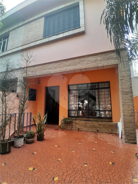 Sobrado à venda com 3 quartos em Sumaré, São Paulo, SP