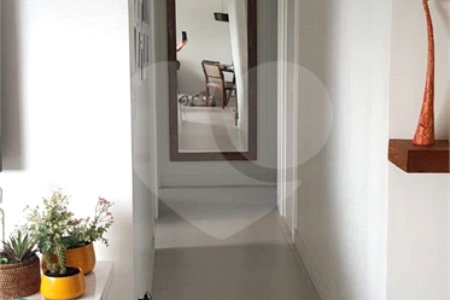 Apartamento à venda com 3 quartos, sendo 1 suíte, em Moema, São Paulo, SP