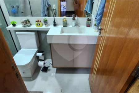 Casa à venda com 3 quartos, sendo 1 suíte, no condomínio Horto Florestal Villagio, Sorocaba - SP