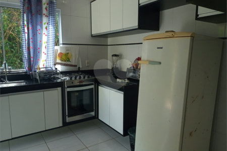 Casa à venda com 4 quartos, sendo 1 suíte,  no condomínio Village da Serra, Araçoiaba da Serra - SP