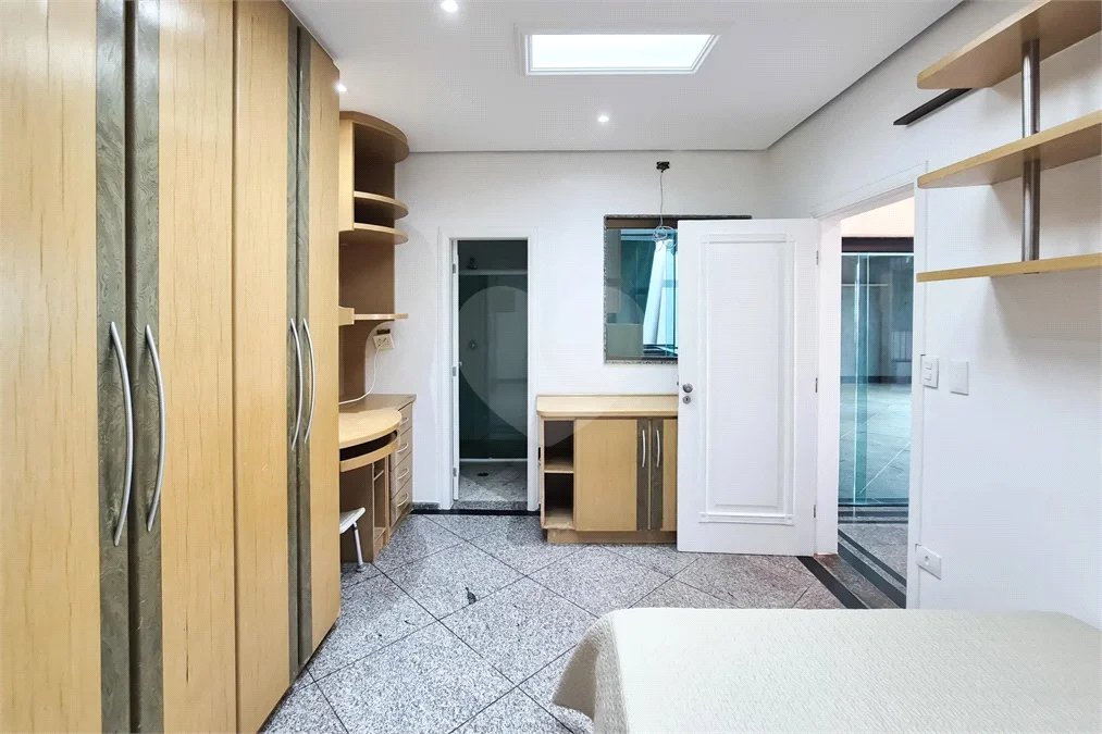 Cobertura sofisticada no Jardim do Mar, em São Bernardo do Campo, com 4 dormitórios, closet, hidromassagem, varanda, 5 vagas de garagem e lazer completo. Ideal para quem busca conforto e exclusividade.