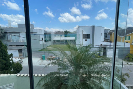 Casa à venda com 5 quartos, sendo 1 suíte, no condomínio Residencial Green Ville, Rio de Janeiro - RJ